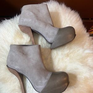 BCBGMaxAzria Two-Tone Gray Heeled Boots Size 7